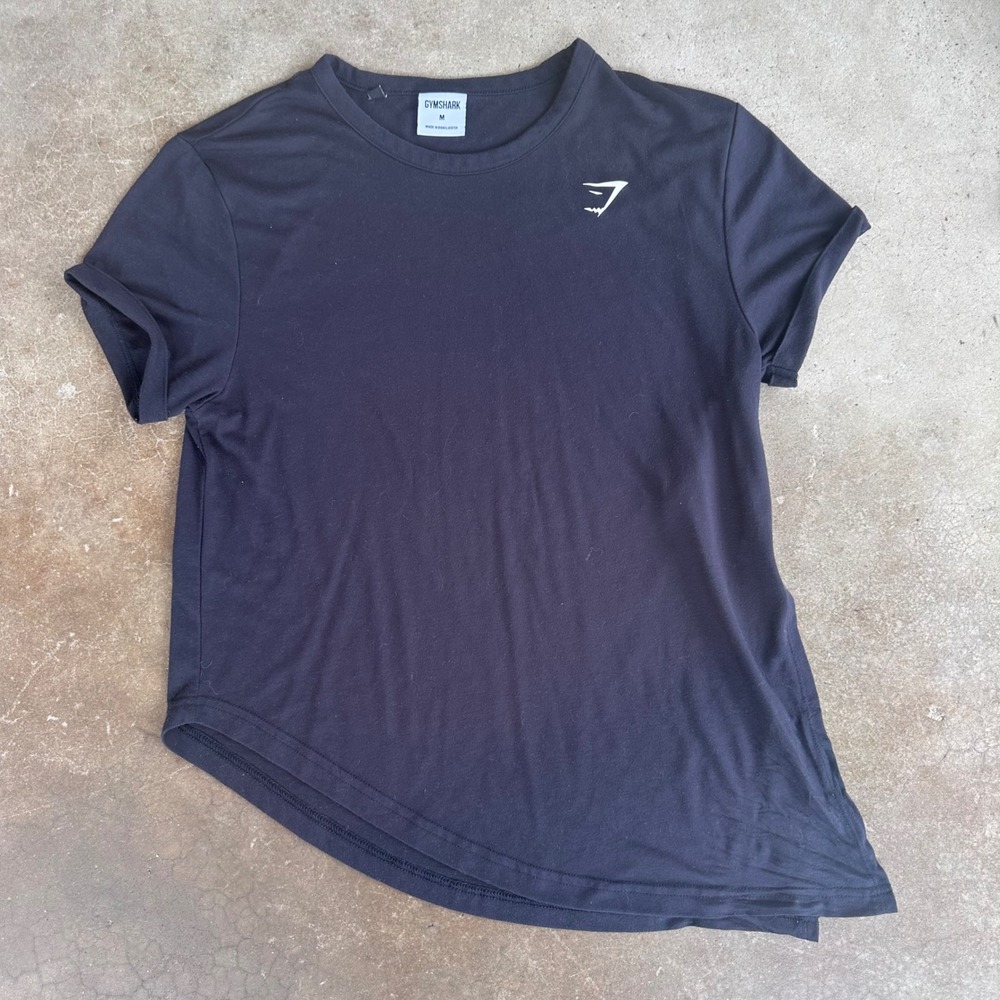 Gymshark T-Shirt Women Medium Black Excellent Asymmetrical Hem Short Sleeve